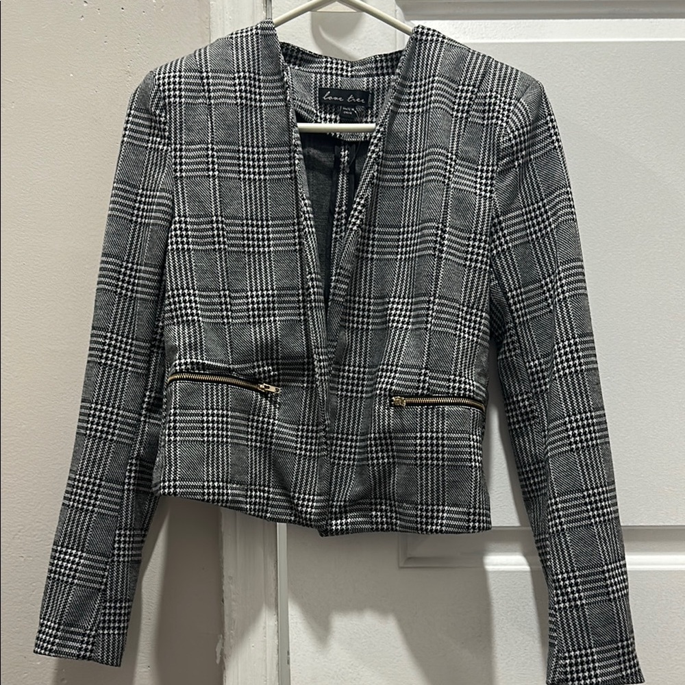 Love Tree Gray Blazer with Notched Lapels and Tailored Silhouette